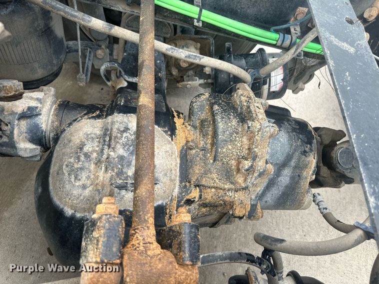 image for item DH1830 2005 International 8600  semi truck