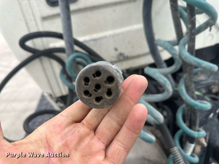 image for item DH1830 2005 International 8600  semi truck