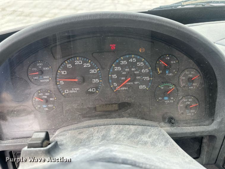 image for item DH1830 2005 International 8600  semi truck