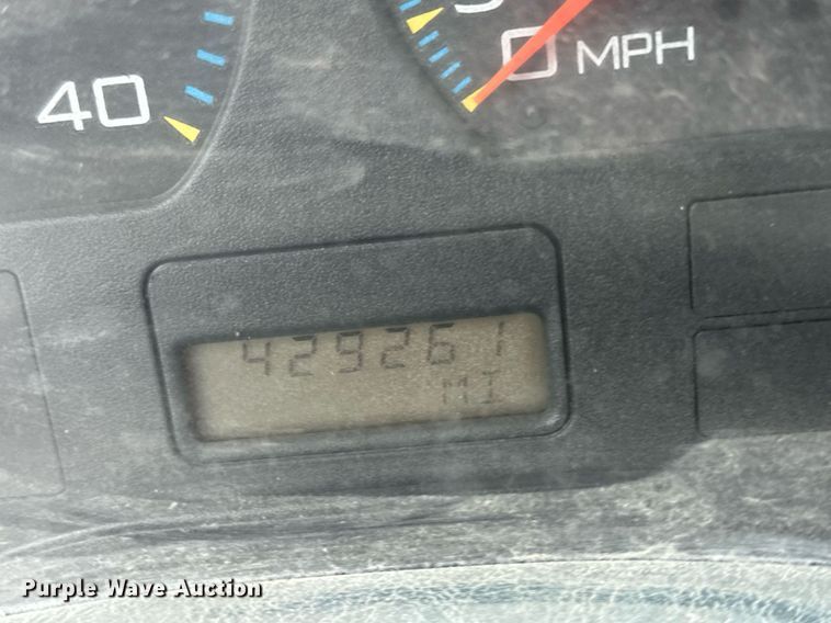 image for item DH1830 2005 International 8600  semi truck