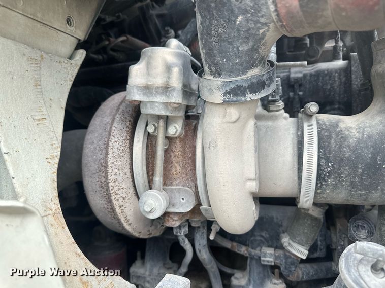 image for item DH1830 2005 International 8600  semi truck