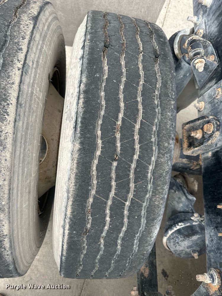 image for item DH1830 2005 International 8600  semi truck