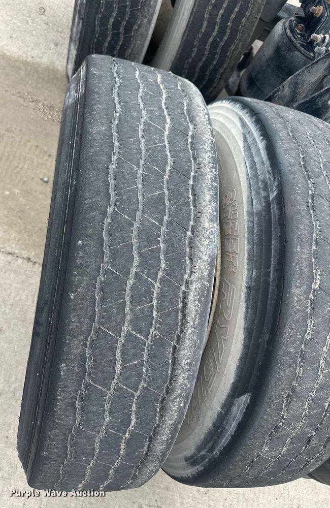 image for item DH1830 2005 International 8600  semi truck