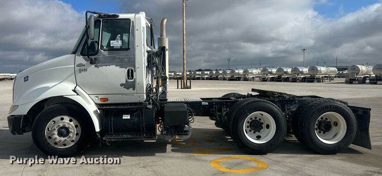 image for item DH1831 2006 International 8600  semi truck