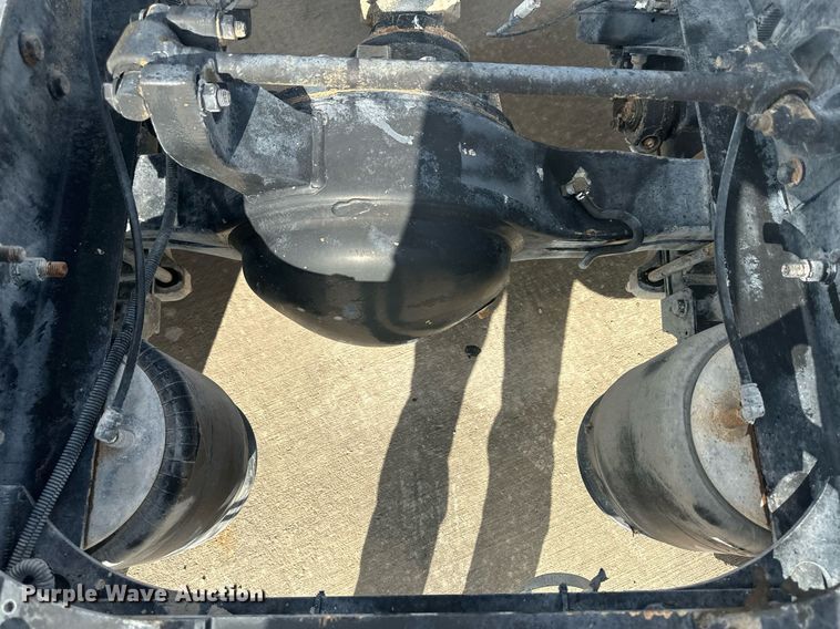 image for item DH1831 2006 International 8600  semi truck