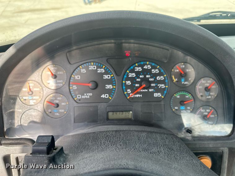 image for item DH1831 2006 International 8600  semi truck