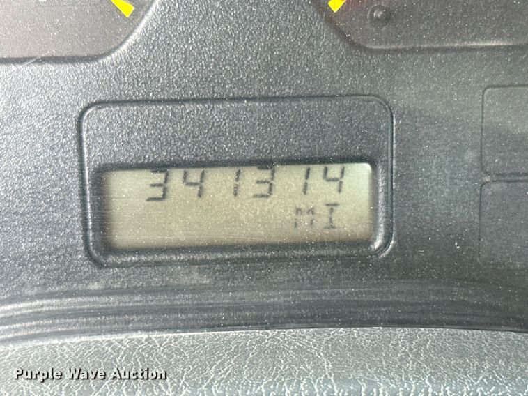 image for item DH1831 2006 International 8600  semi truck