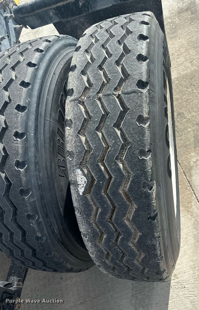 image for item DH1831 2006 International 8600  semi truck