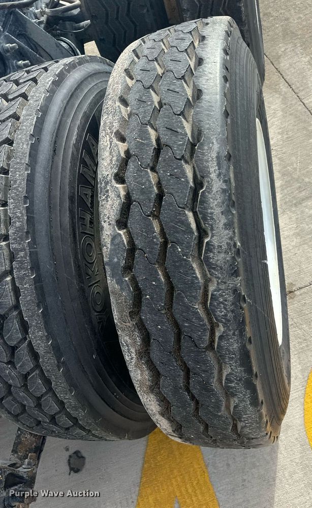 image for item DH1831 2006 International 8600  semi truck