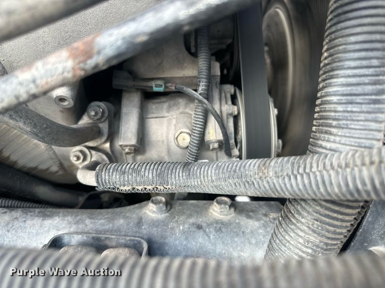 image for item DH1832 2011 International 8600  semi truck