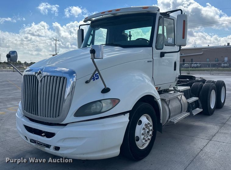 image for item DH1833 2011 International ProStar Premium  semi truck