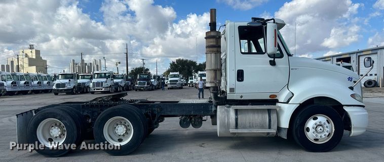 image for item DH1833 2011 International ProStar Premium  semi truck