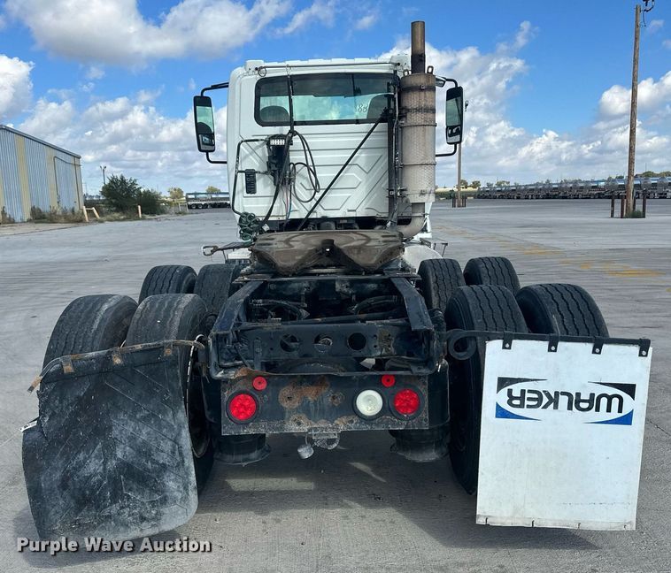 image for item DH1833 2011 International ProStar Premium  semi truck