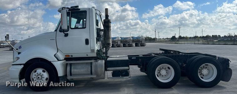 image for item DH1833 2011 International ProStar Premium  semi truck