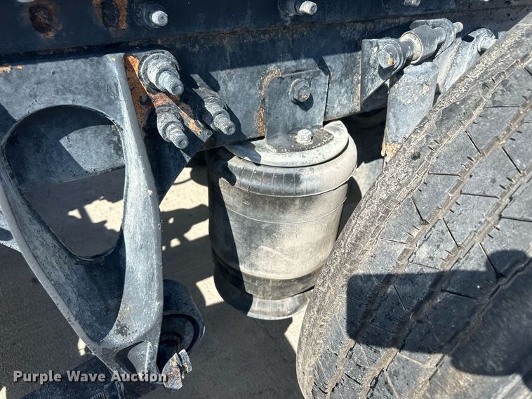 image for item DH1833 2011 International ProStar Premium  semi truck