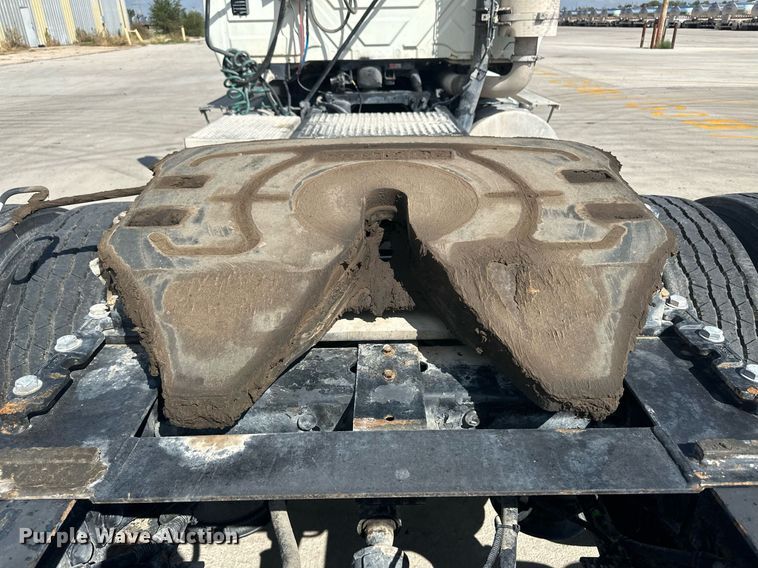 image for item DH1833 2011 International ProStar Premium  semi truck