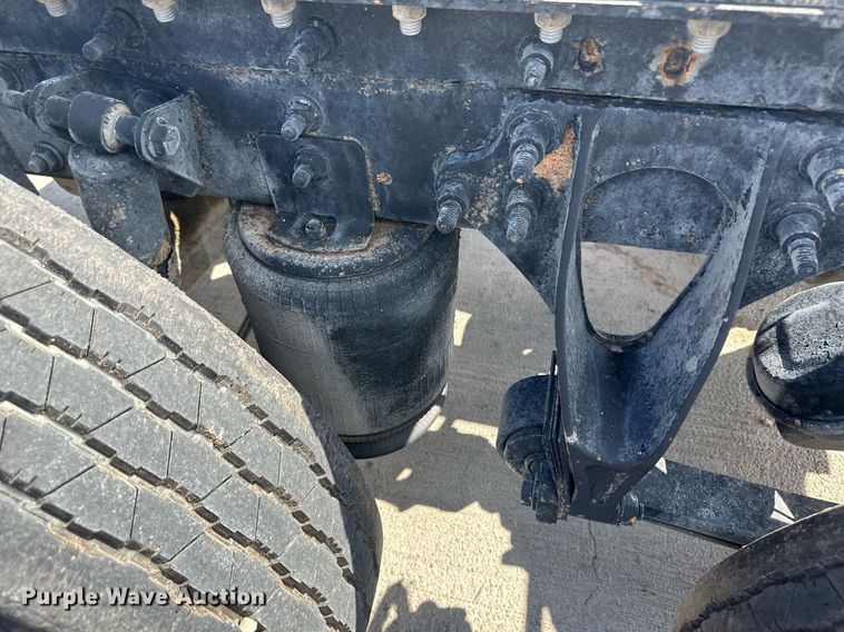 image for item DH1833 2011 International ProStar Premium  semi truck