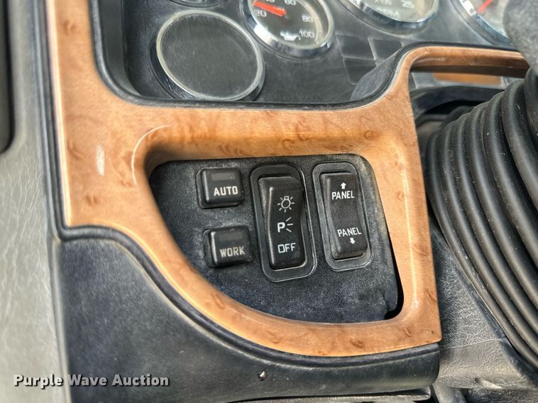 image for item DH1833 2011 International ProStar Premium  semi truck