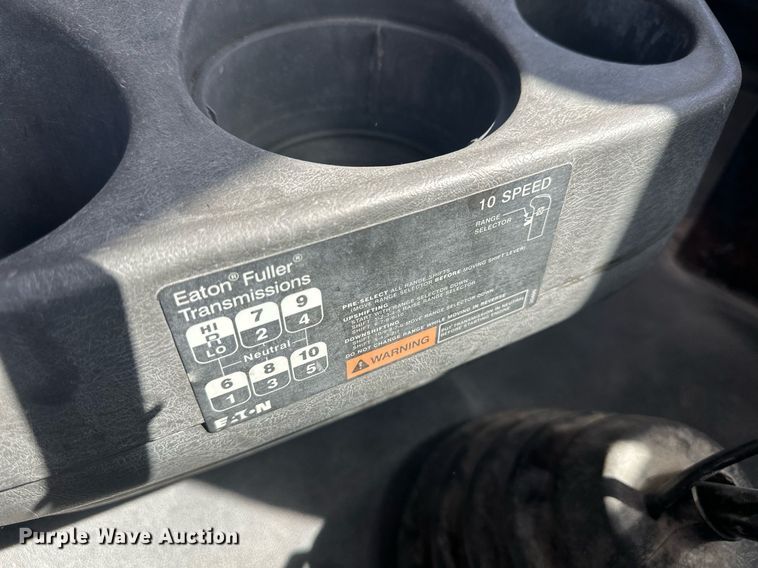 image for item DH1833 2011 International ProStar Premium  semi truck