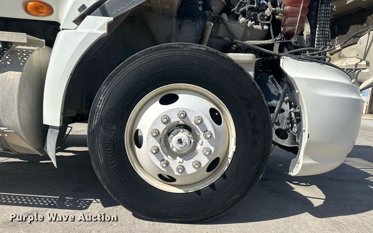 image for item DH1833 2011 International ProStar Premium  semi truck