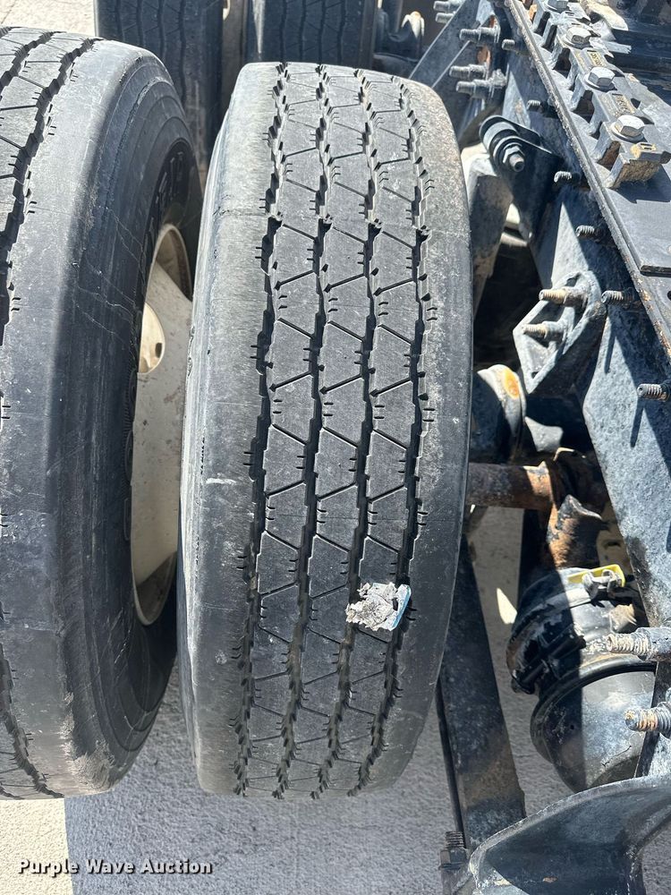 image for item DH1833 2011 International ProStar Premium  semi truck