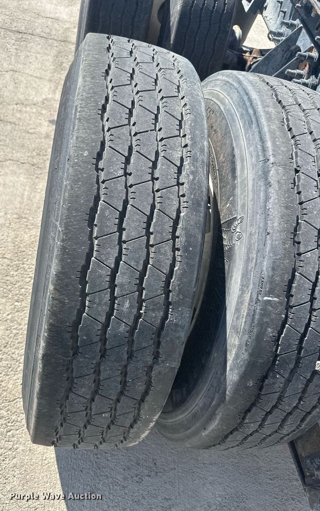 image for item DH1833 2011 International ProStar Premium  semi truck