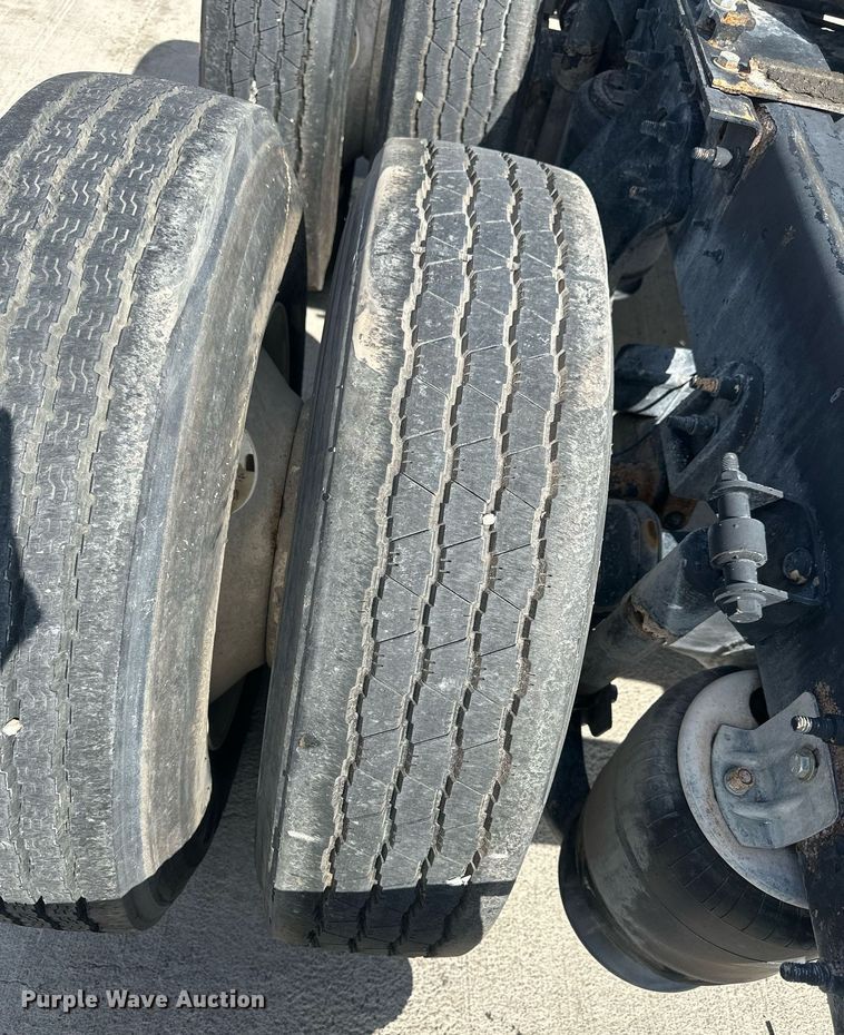 image for item DH1833 2011 International ProStar Premium  semi truck