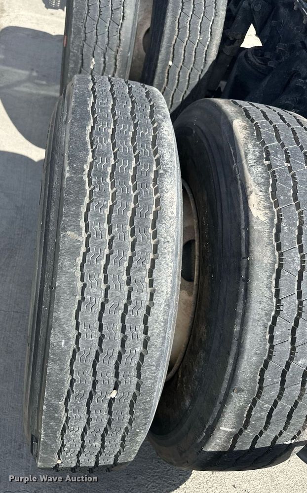 image for item DH1833 2011 International ProStar Premium  semi truck