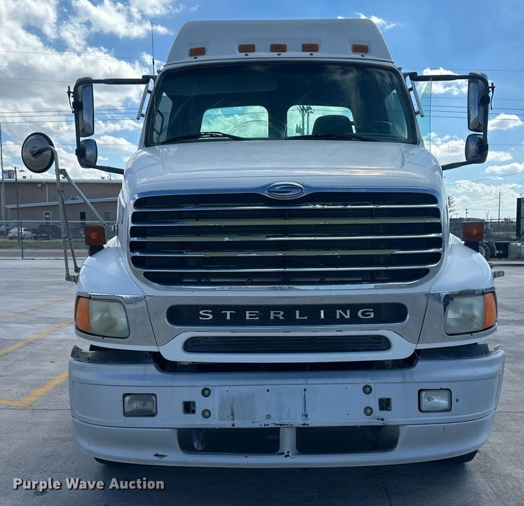 image for item DH1834 2007 Sterling AT9500  semi truck