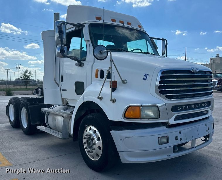 image for item DH1834 2007 Sterling AT9500  semi truck