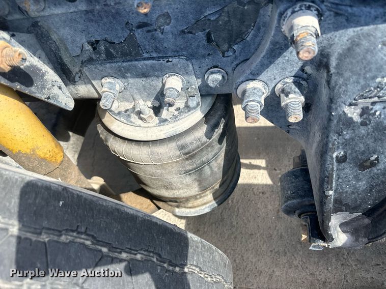 image for item DH1834 2007 Sterling AT9500  semi truck