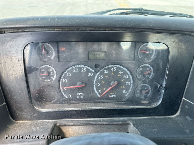 image for item DH1834 2007 Sterling AT9500  semi truck