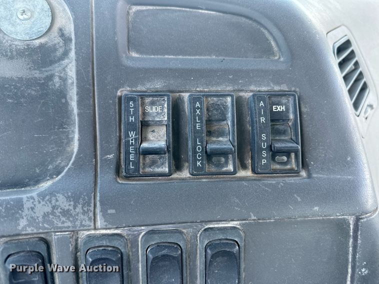 image for item DH1834 2007 Sterling AT9500  semi truck