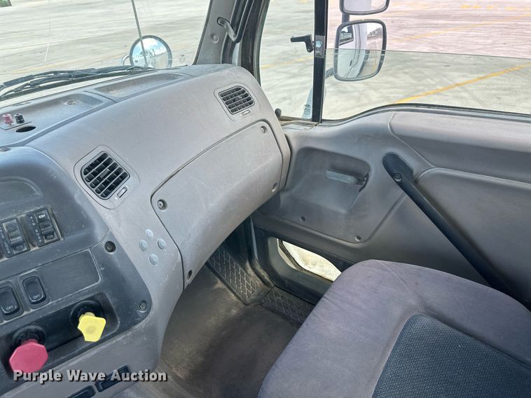 image for item DH1834 2007 Sterling AT9500  semi truck