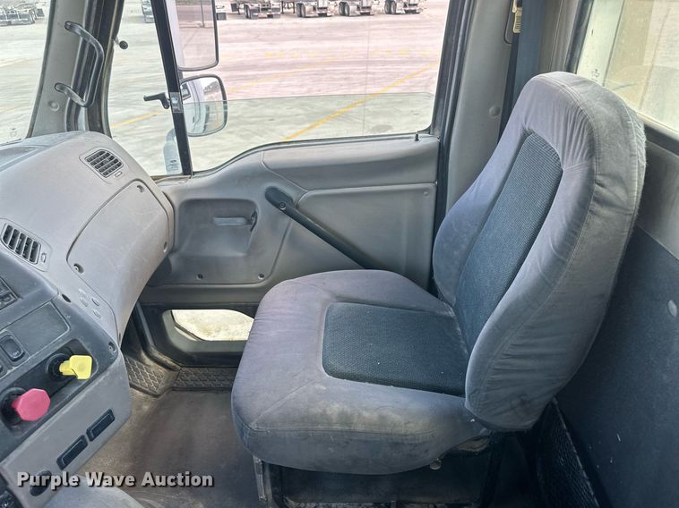 image for item DH1834 2007 Sterling AT9500  semi truck