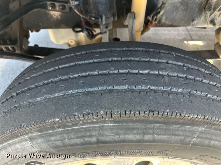 image for item DH1834 2007 Sterling AT9500  semi truck