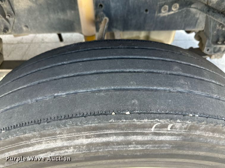 image for item DH1834 2007 Sterling AT9500  semi truck