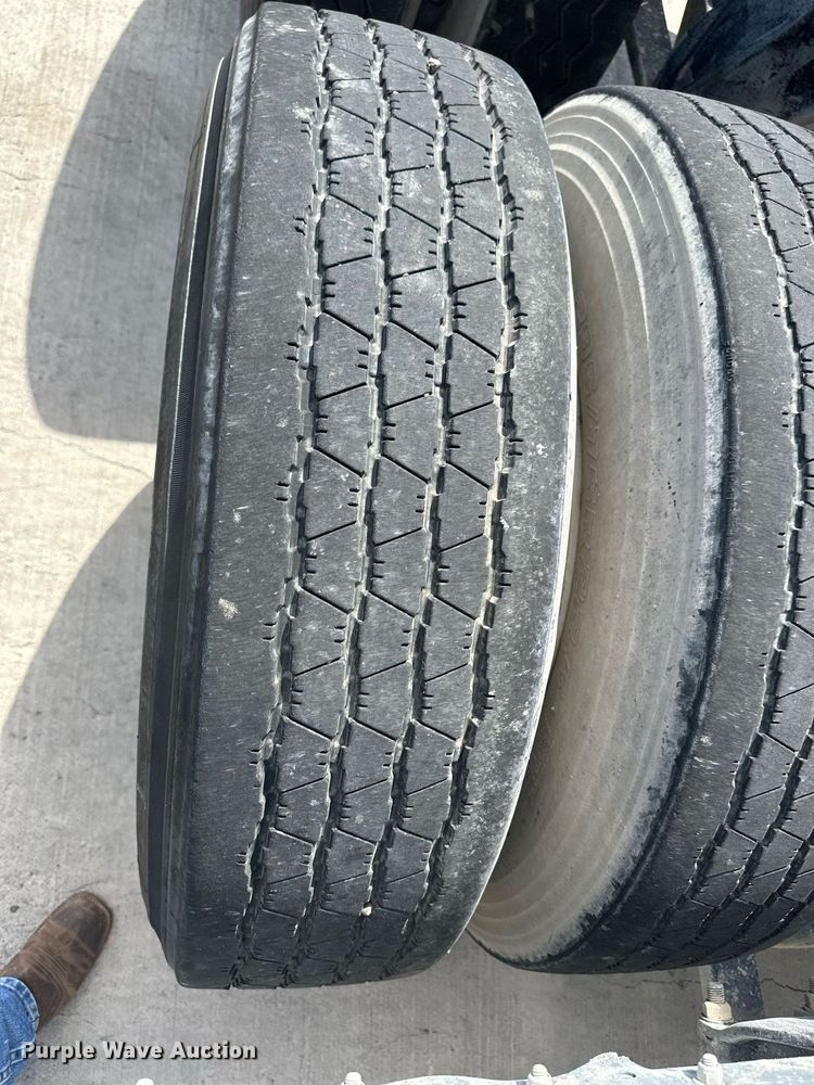 image for item DH1834 2007 Sterling AT9500  semi truck