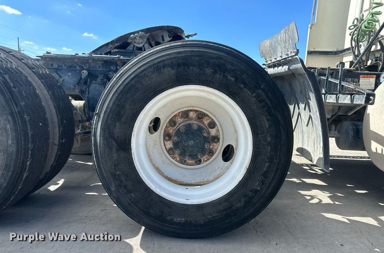 image for item DH1834 2007 Sterling AT9500  semi truck