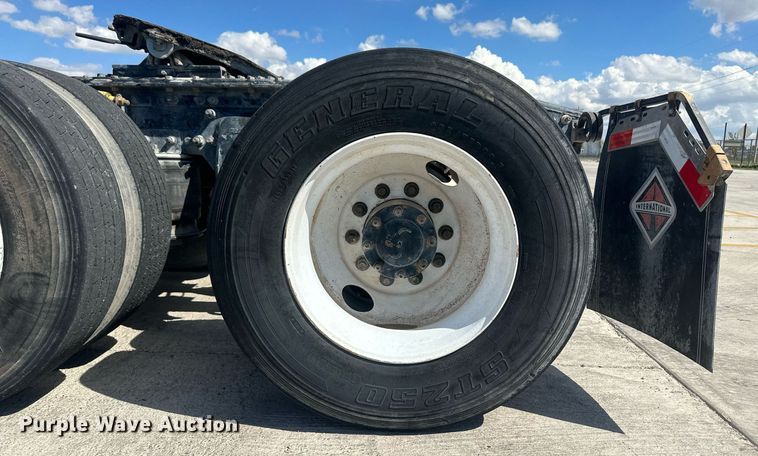 image for item DH1834 2007 Sterling AT9500  semi truck