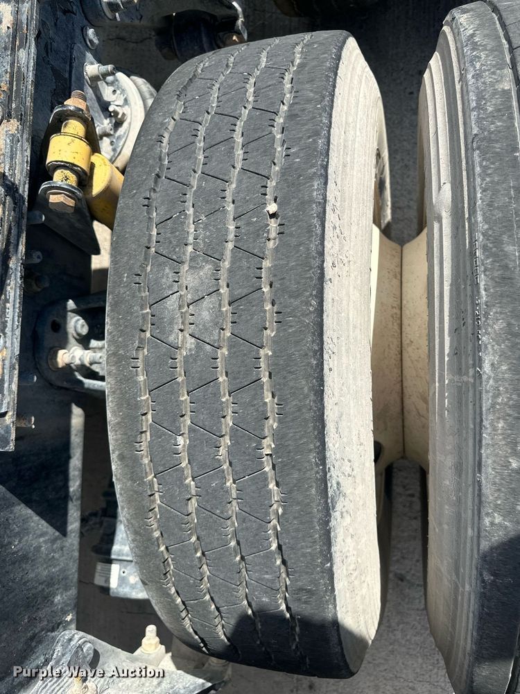 image for item DH1834 2007 Sterling AT9500  semi truck