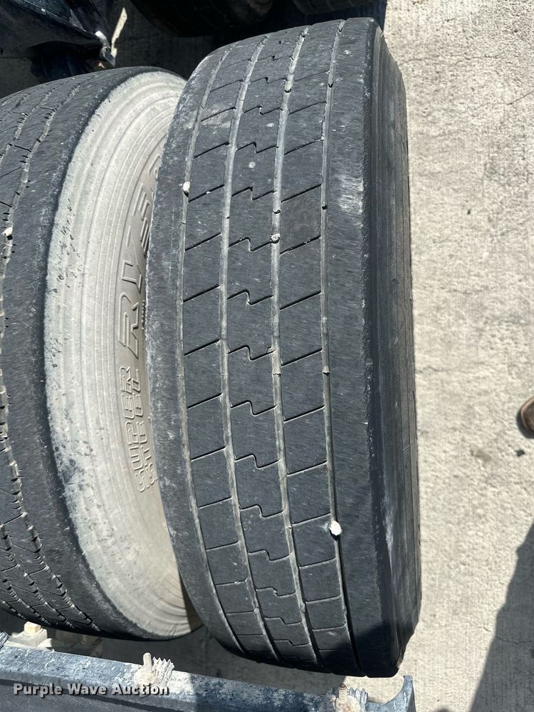 image for item DH1834 2007 Sterling AT9500  semi truck