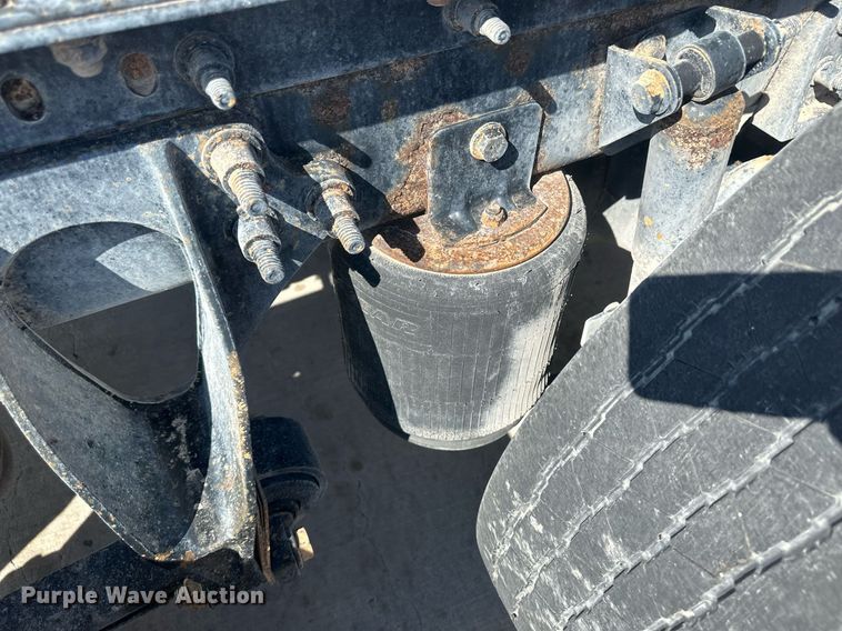 image for item DH1835 2011 International TranStar 8600  semi truck