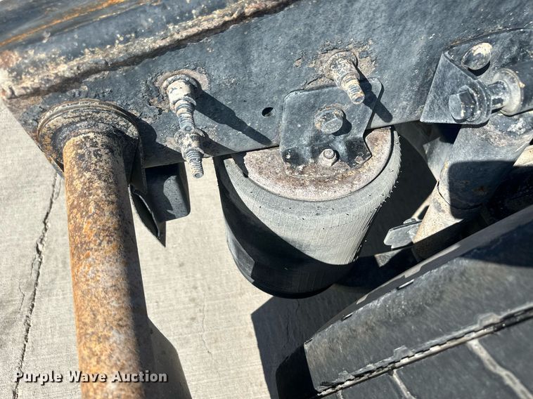 image for item DH1835 2011 International TranStar 8600  semi truck