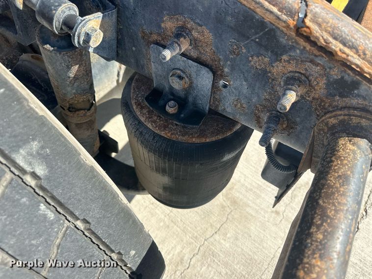 image for item DH1835 2011 International TranStar 8600  semi truck