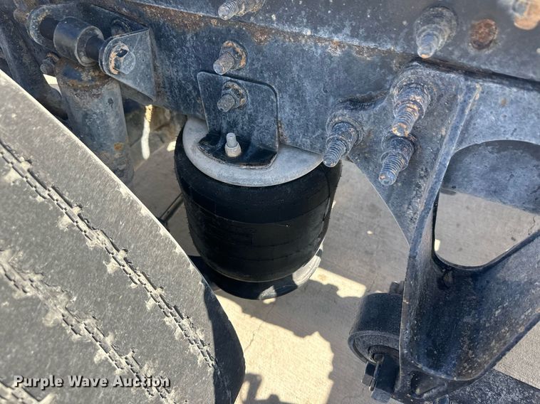 image for item DH1835 2011 International TranStar 8600  semi truck