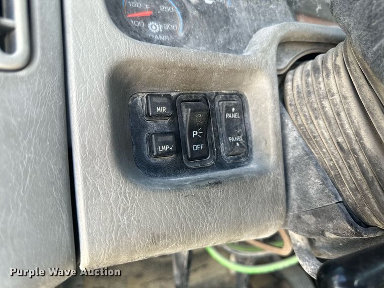 image for item DH1835 2011 International TranStar 8600  semi truck