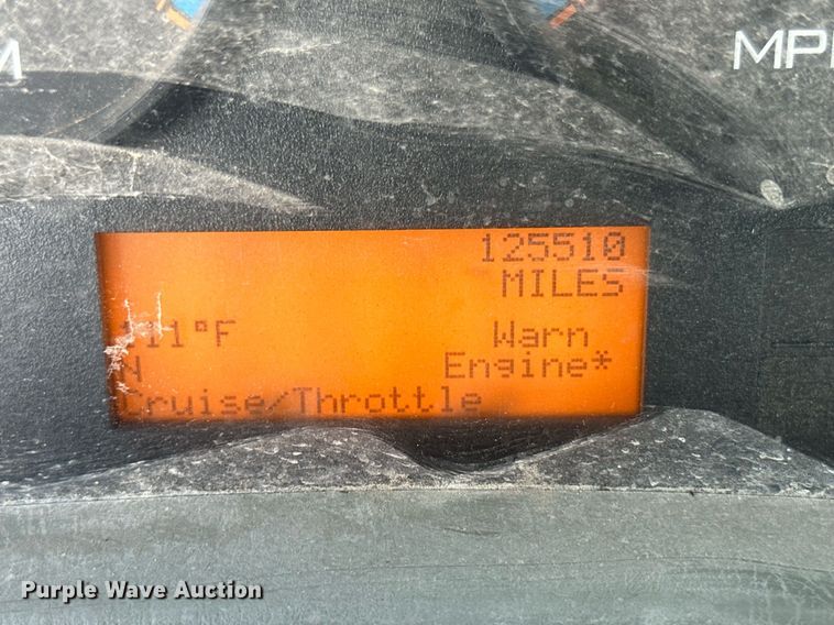 image for item DH1835 2011 International TranStar 8600  semi truck