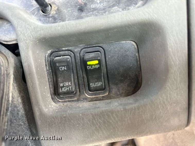 image for item DH1835 2011 International TranStar 8600  semi truck