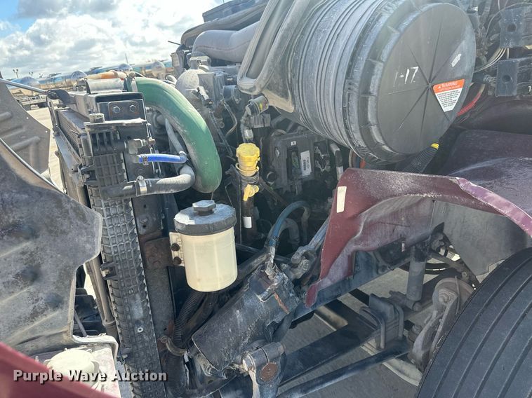 image for item DH1835 2011 International TranStar 8600  semi truck